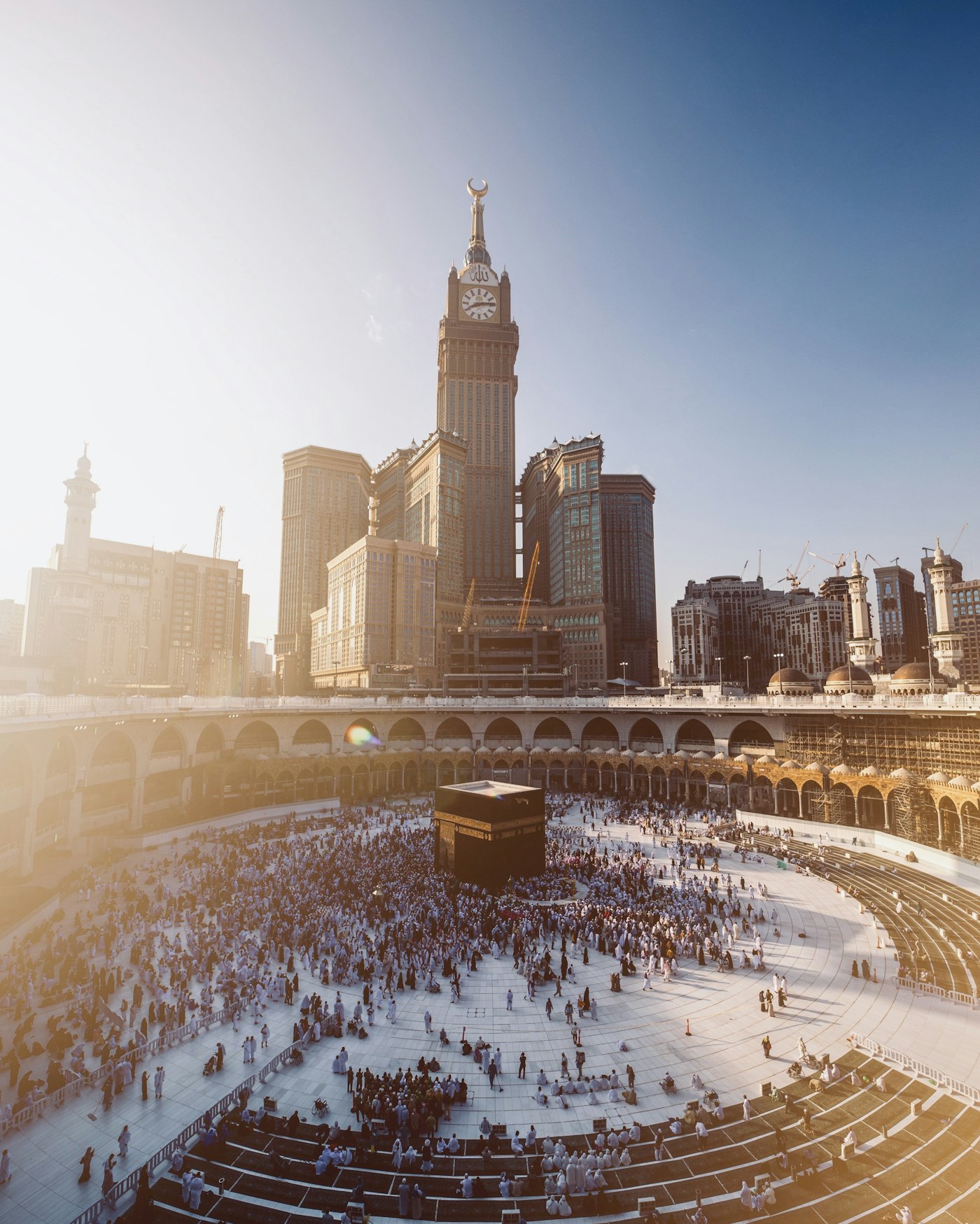 Ka'bah dan pelataran Masjidil Haram di Makkah
